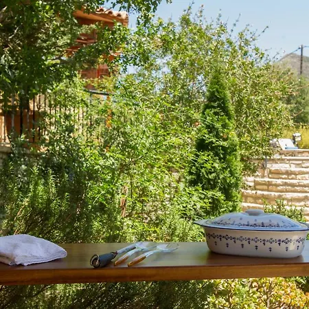 Villa Amfithea In Plaka By Apokoronas-villas Kambia